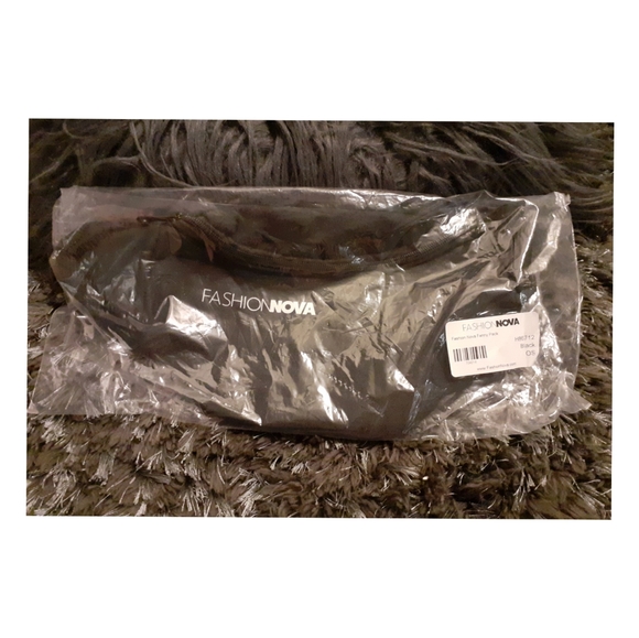 $5 ADD ON😘NWT FASHION NOVA FANNY PACK - Picture 5 of 6
